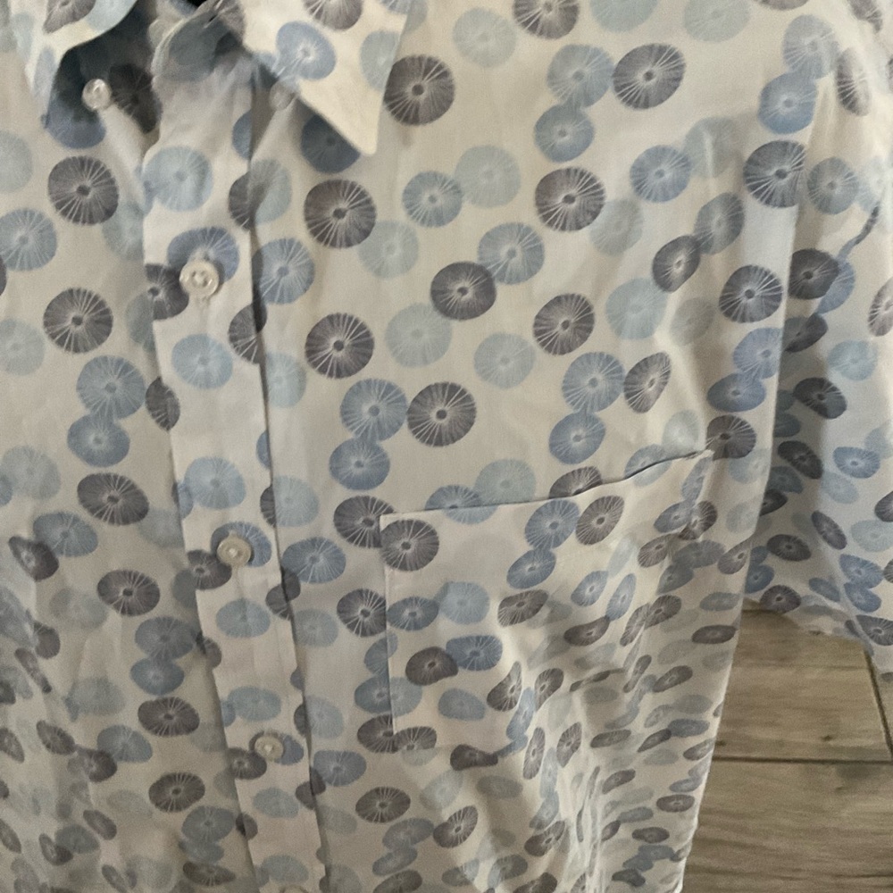 Men’s used Old Navy the classic size XL short sleeve shirt slim fit - Picture 3 of 4